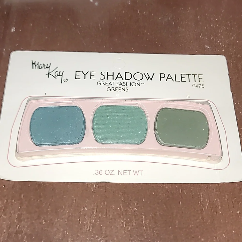 Mary Kay Eye Shadow Palette Great Fashion Greens 0475 .36 oz. NIP Retired Stock
